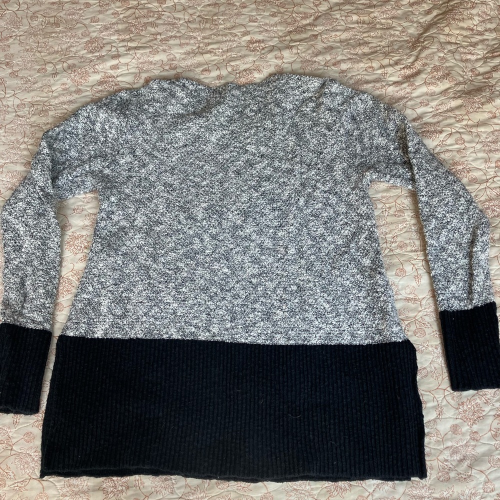 L.L. Bean Color block sweater - Picture 3 of 4